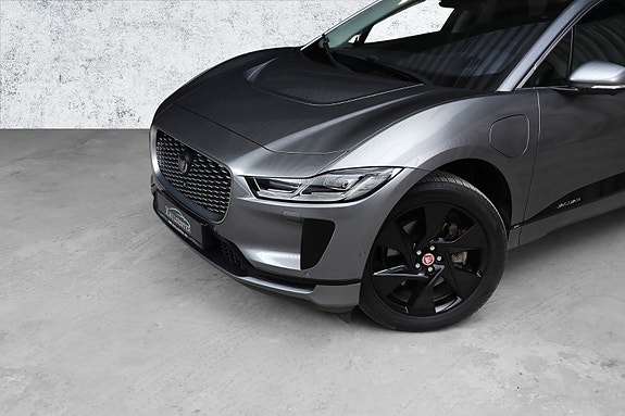 Jaguar I-PACE 4 of 28