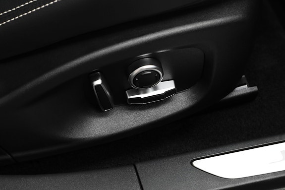 Jaguar I-PACE 27 of 28