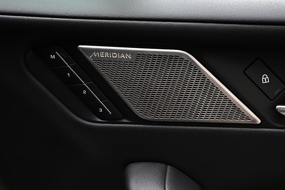 Jaguar I-PACE 28 of 28