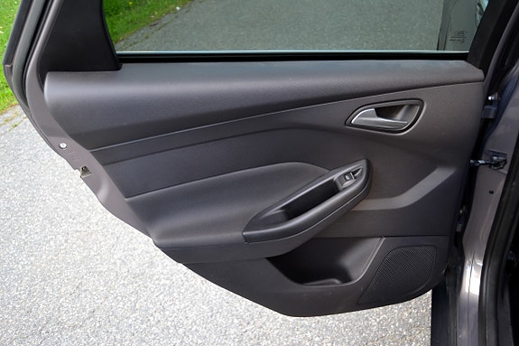Ford Focus 11 of 30
