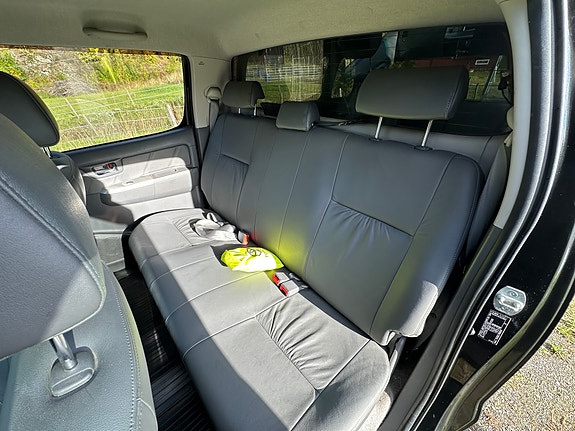 Toyota HiLux 19 of 20