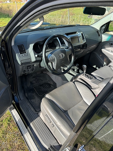 Toyota HiLux 15 of 20