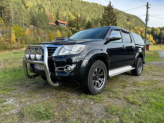 Toyota HiLux 11 of 20