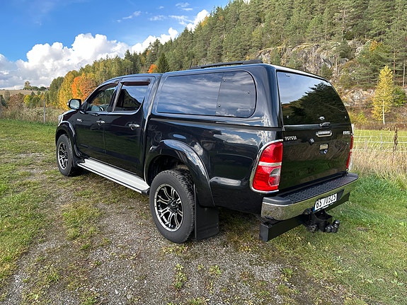 Toyota HiLux 10 of 20