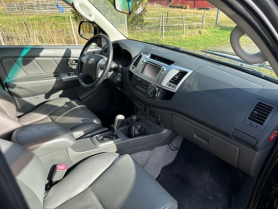Toyota HiLux 13 of 20