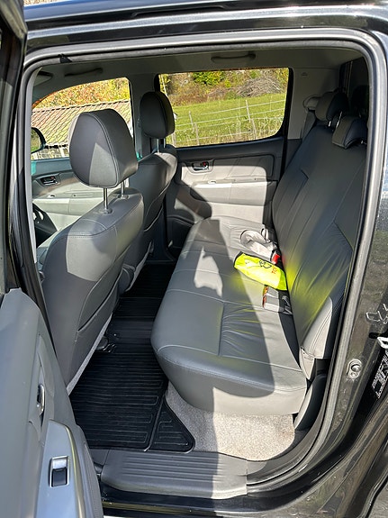 Toyota HiLux 20 of 20