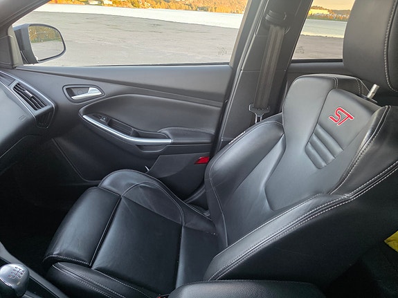 Ford Focus 13 of 14