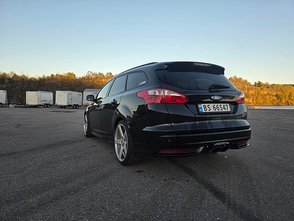 Ford Focus 7 of 14