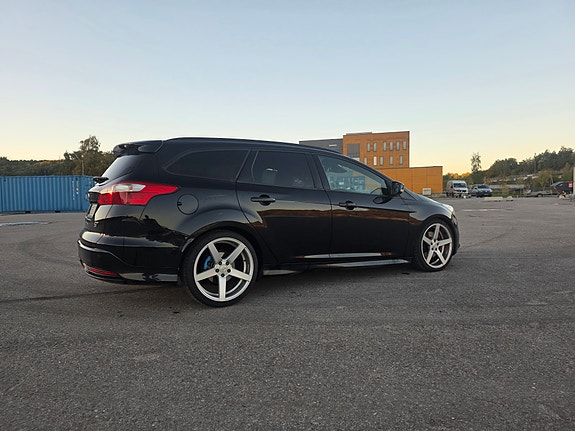 Ford Focus 4 of 14