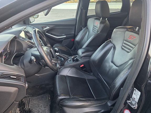 Ford Focus 12 of 14