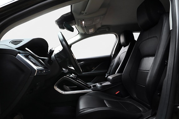 Jaguar I-PACE 10 of 23