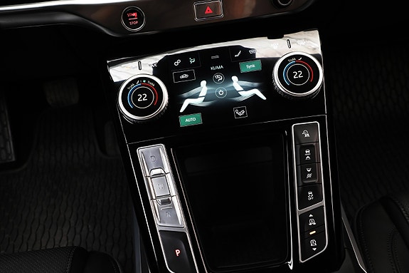 Jaguar I-PACE 17 of 23