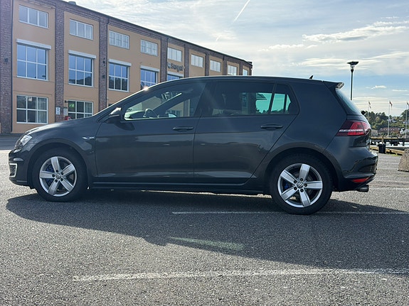 Volkswagen Golf VII 8 of 24