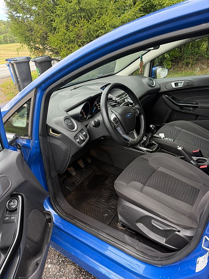 Ford Fiesta 6 of 8