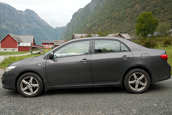 Toyota Corolla 3 of 30