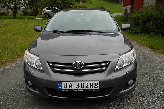 Toyota Corolla 4 of 30