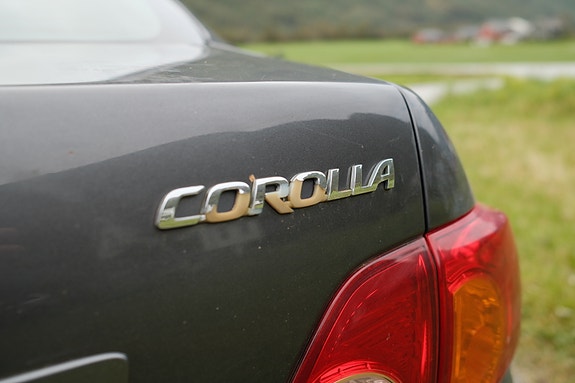 Toyota Corolla 13 of 30