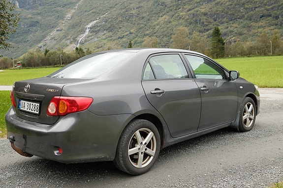 Toyota Corolla 5 of 30