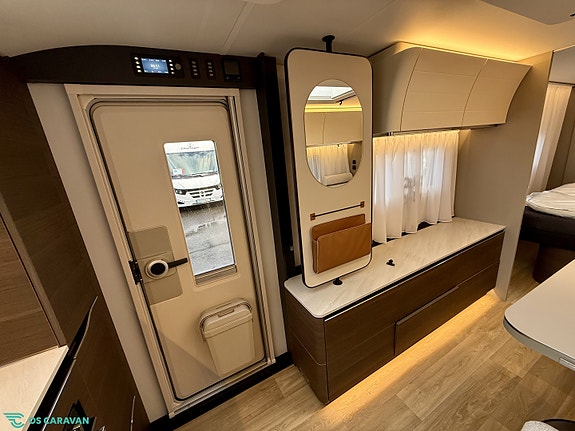 Adria ALPINA 663 HT 17 of 30