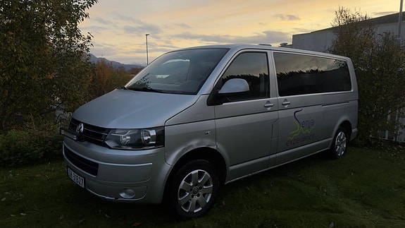 Volkswagen Caravelle 2 of 30