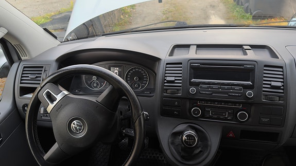 Volkswagen Caravelle 30 of 30