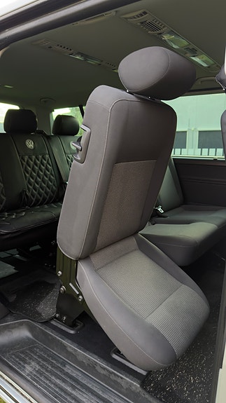 Volkswagen Caravelle 10 of 30