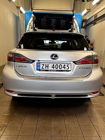 Lexus CT200h 8 of 9
