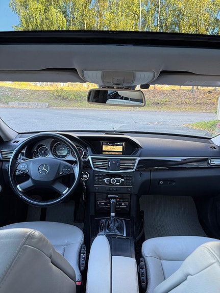 Mercedes-Benz E220 d 11 of 23