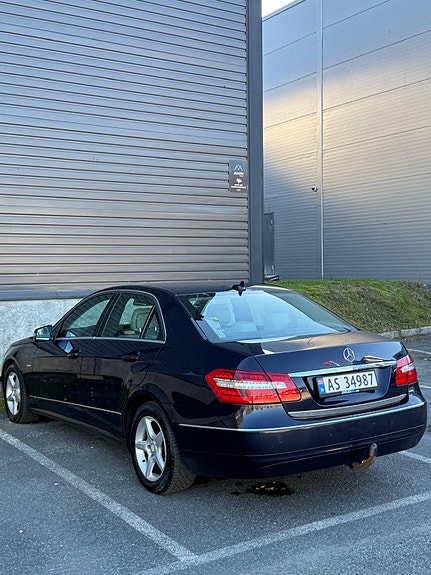Mercedes-Benz E220 d 6 of 23