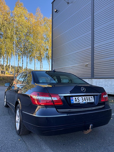 Mercedes-Benz E220 d 8 of 23