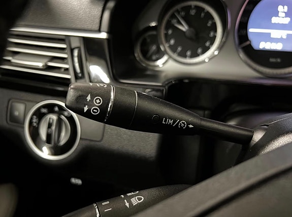 Mercedes-Benz E220 d 12 of 23