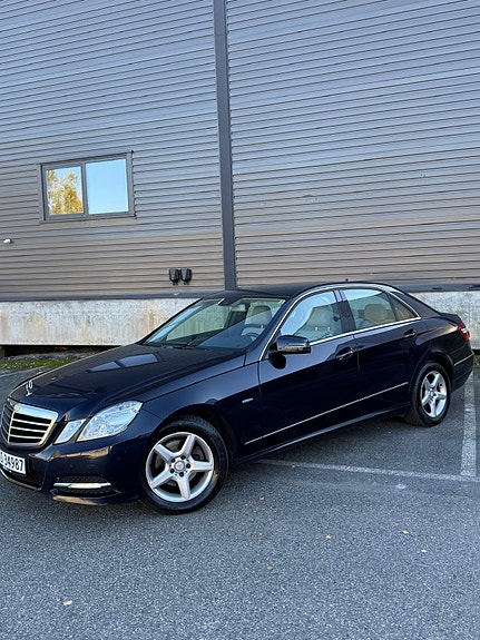 Mercedes-Benz E220 d 2 of 23