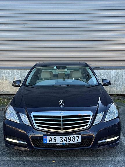 Mercedes-Benz E220 d 3 of 23