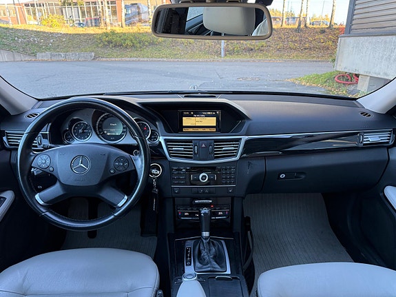 Mercedes-Benz E220 d 10 of 23