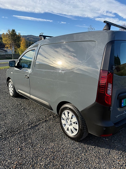 Renault Express 9 of 30