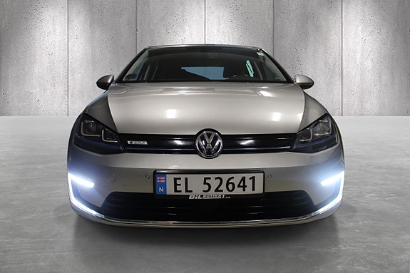 Volkswagen e-Golf VII 2 of 26