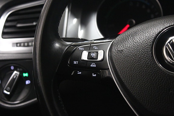 Volkswagen e-Golf VII 19 of 26