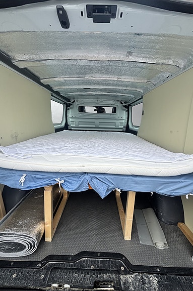 Nissan NV300 9 of 12