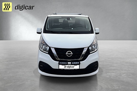 Nissan NV300 2 of 12