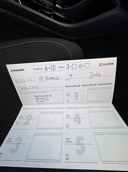 Volvo EX40 8 of 30
