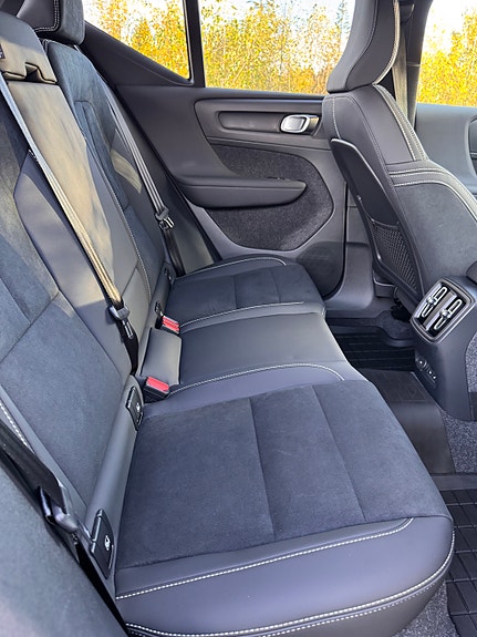 Volvo EX40 18 of 30
