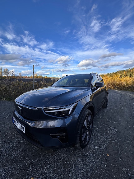 Volvo EX40 2 of 30