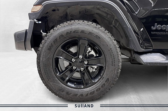 Jeep Wrangler Unlimited 16 of 17