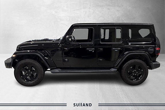 Jeep Wrangler Unlimited 2 of 17
