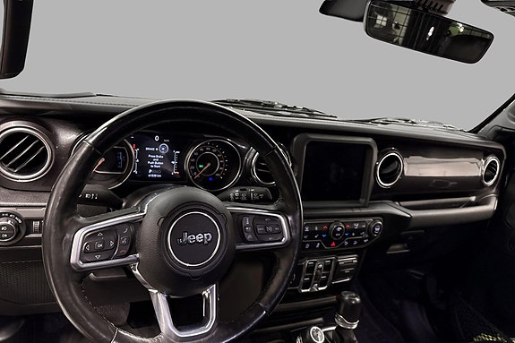 Jeep Wrangler Unlimited 11 of 17