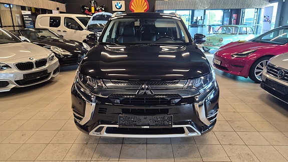 Mitsubishi Outlander 2 of 22