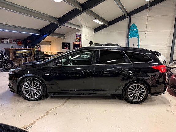 Ford Focus 2 of 18