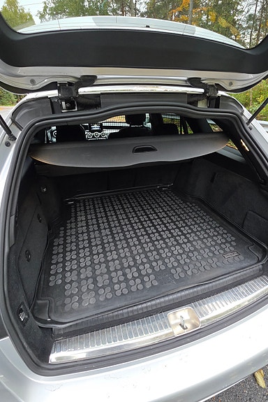 Mercedes-Benz C350 e 10 of 10