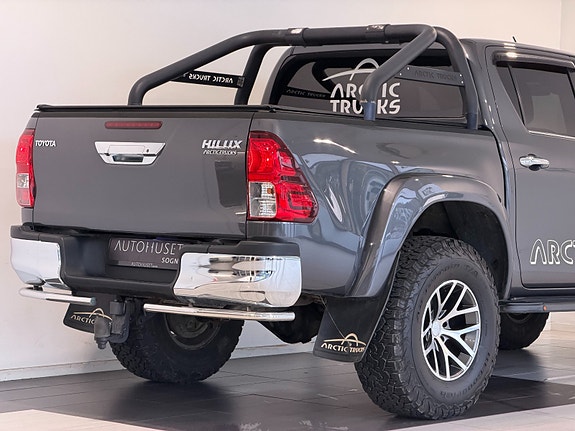 Toyota HiLux 6 of 28