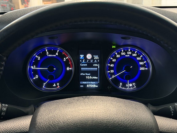 Toyota HiLux 27 of 28